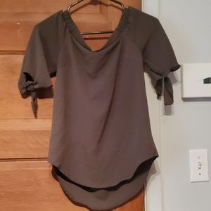 Naked shoulder t-shirt